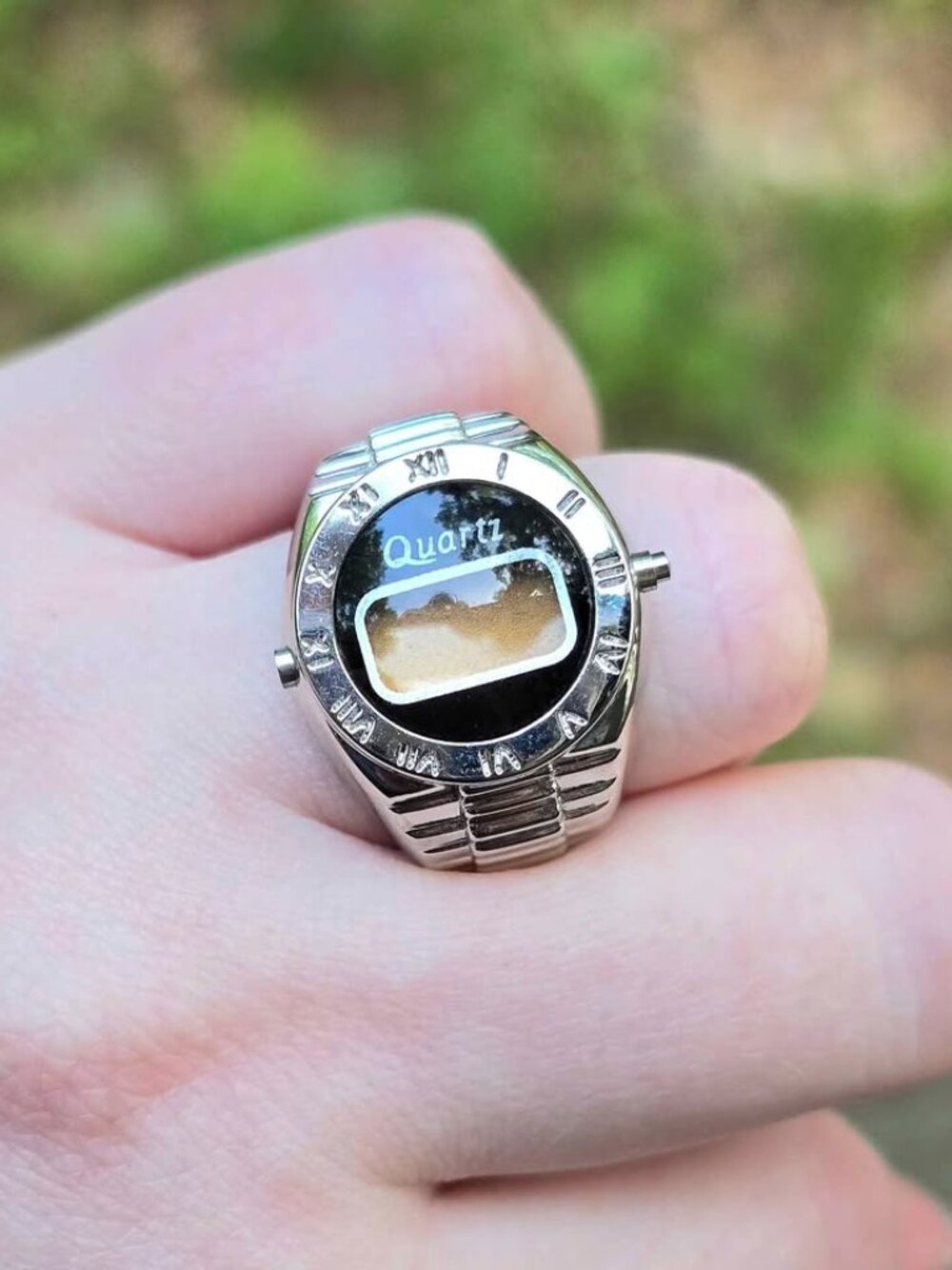 Vintage Silver Tone Stretchy Band Quartz Ring Digital Watch